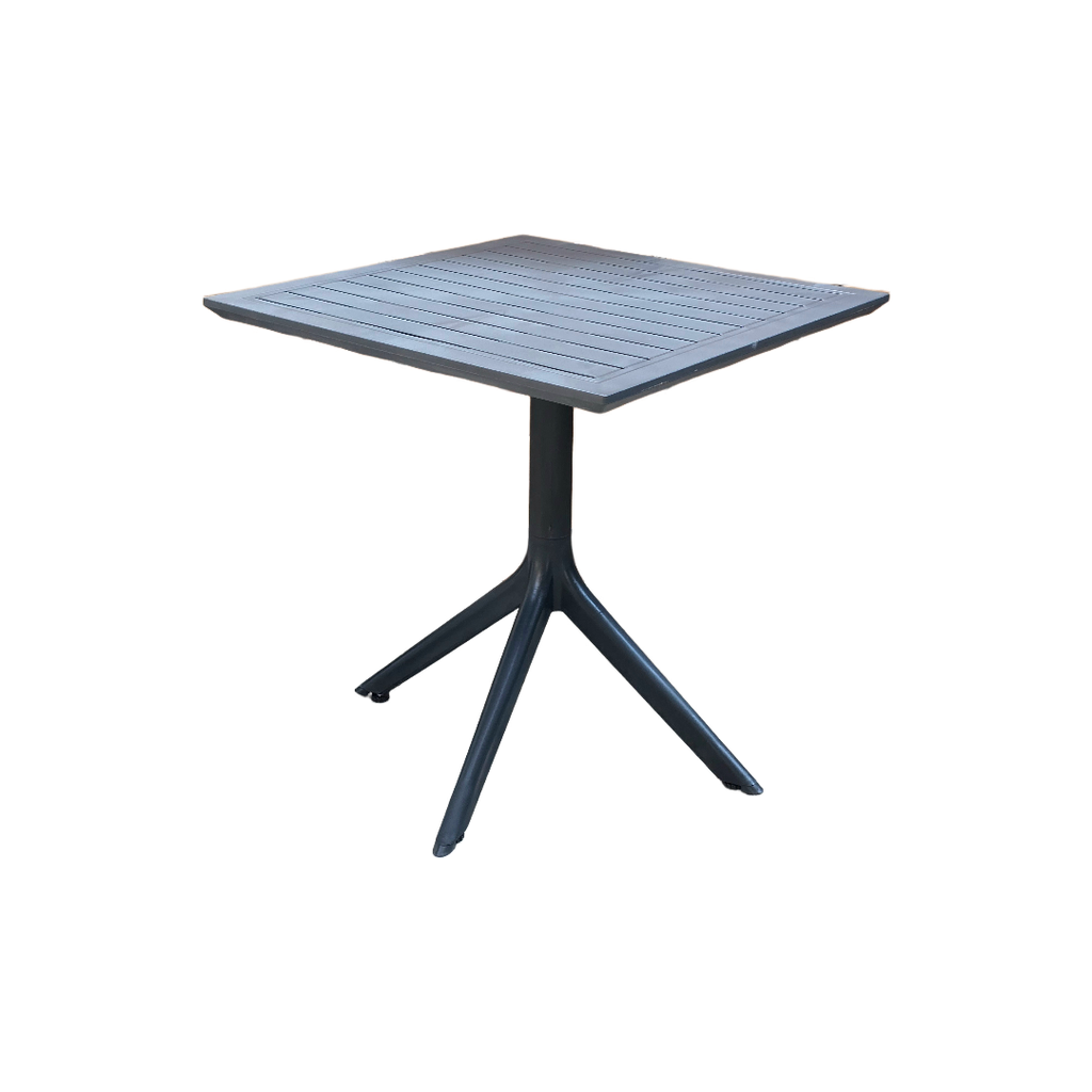 MESA MULTIUSO MOD SILVIA TOPE CON RANURAS -BASE MOD.RITA EN POLIPROPILENO - COLOR NEGRO- MEDIDAS: 32"X32" PULGADAS-  PROTECCION UV- USO EXTERIOR O INTERIOR